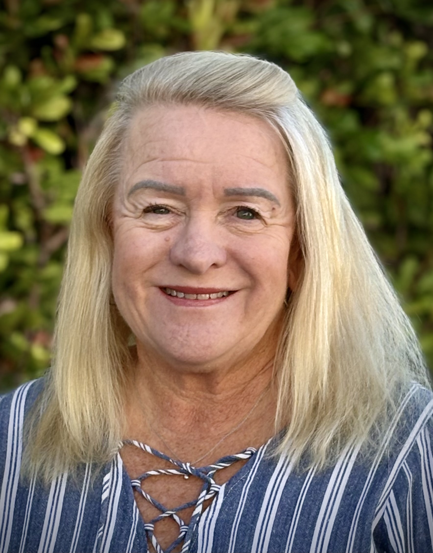 Maureen Headshot
